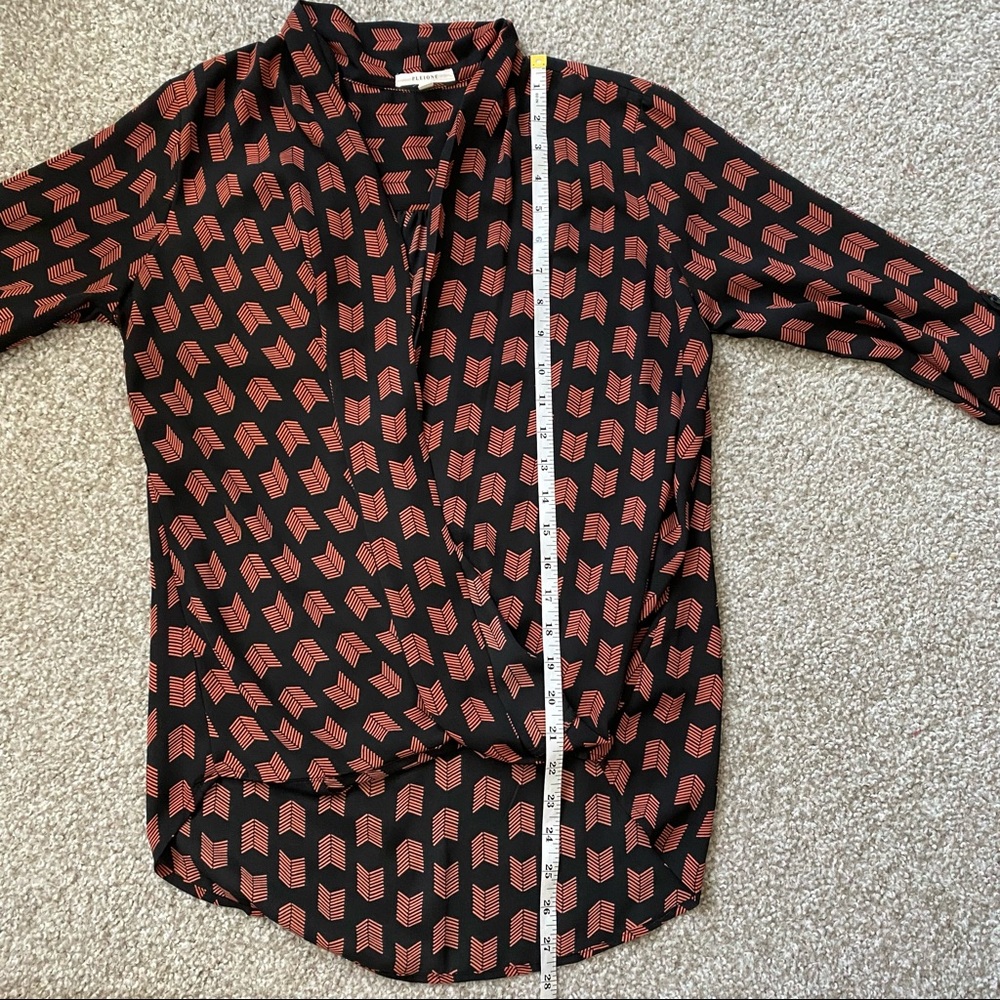 PLEIONE Arrow Print Blouse - Picture 8 of 9